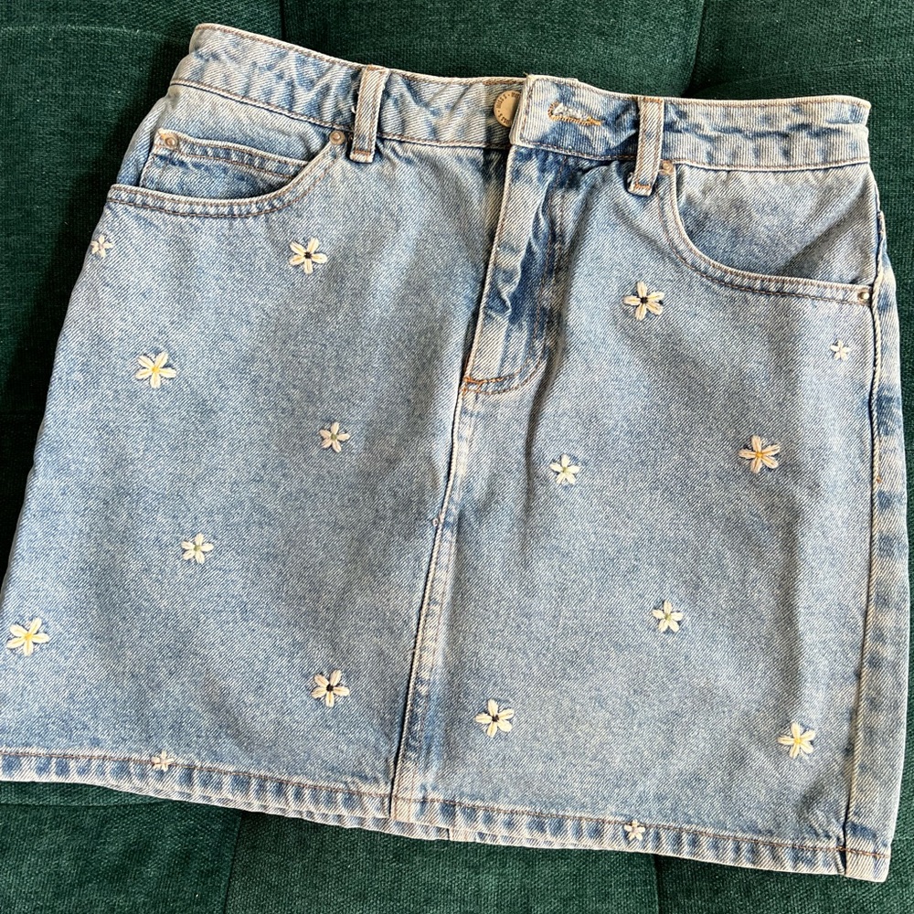 DENIM SKIRT WITH FLOWERS SIZE 6